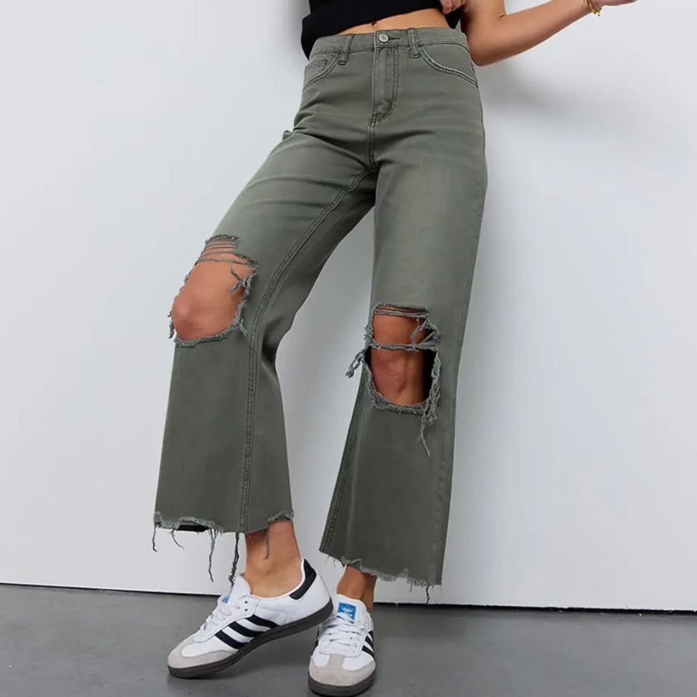 Distressed Wide Leg Cropped Jeans - Picture 2 of 7